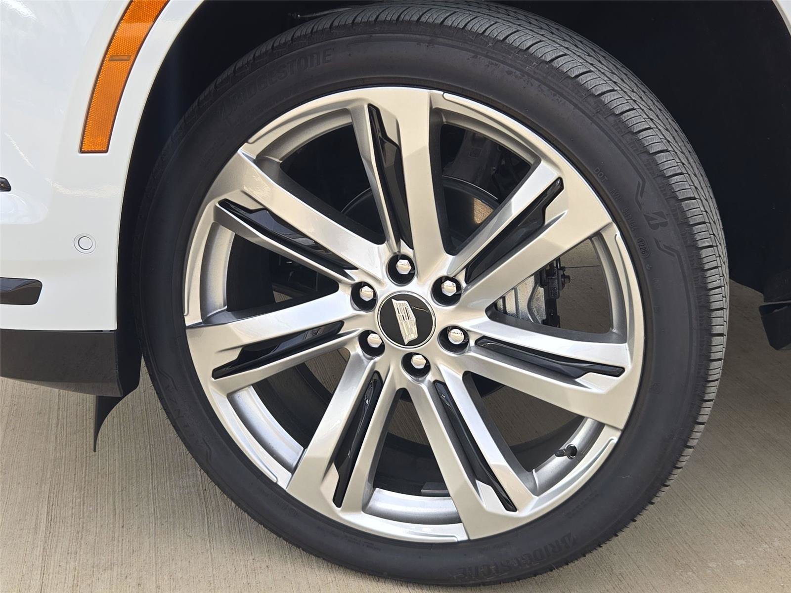New 2026 Cadillac Escalade ESV Platinum Sport w/ LPO, Floor Liner Package AWD/4WD image 8