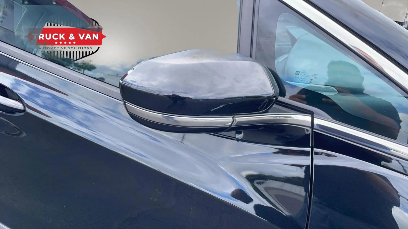 Used 2017 Chevrolet Bolt LT FWD image 41