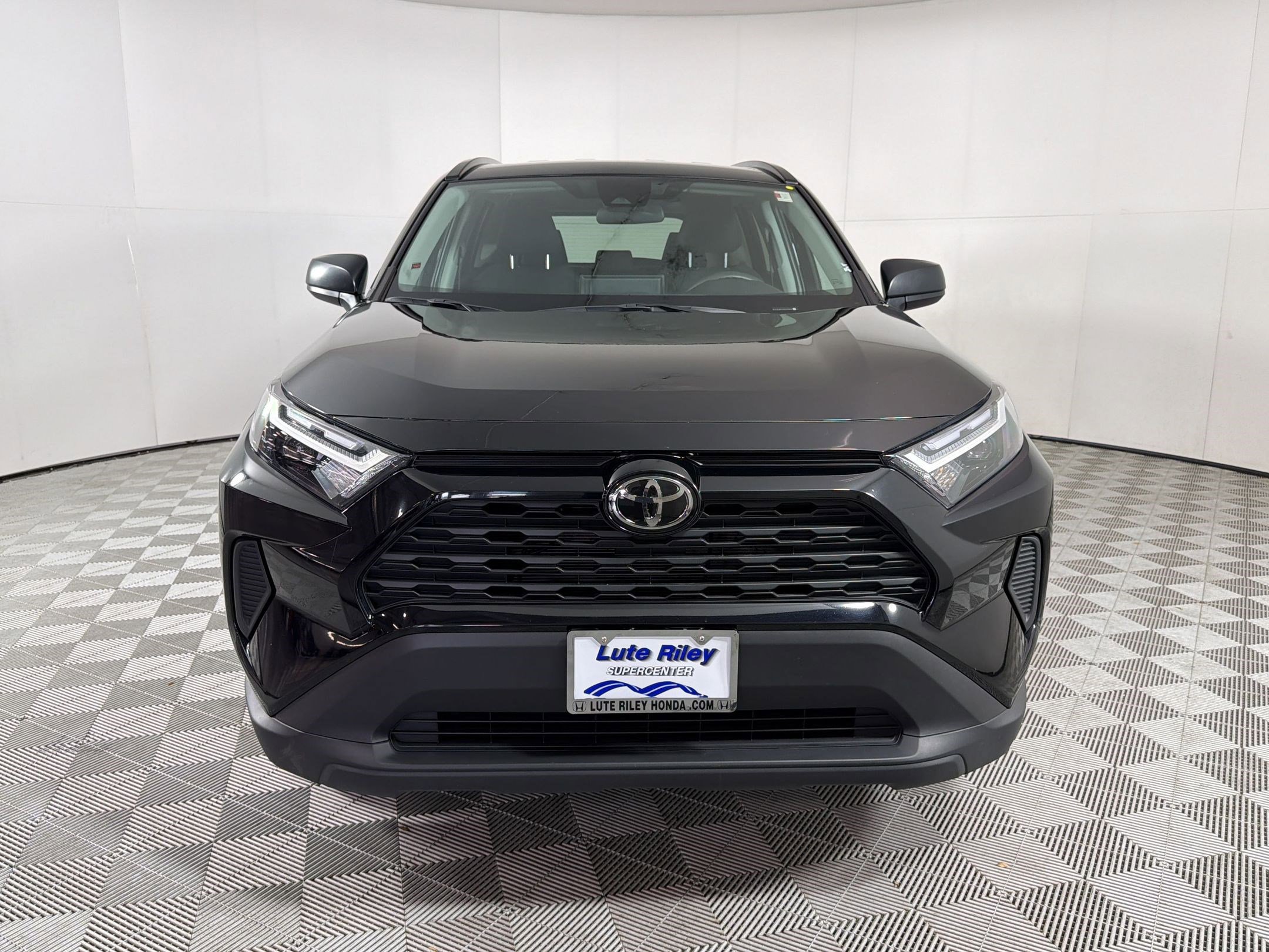 Used 2025 Toyota RAV4 LE image 6