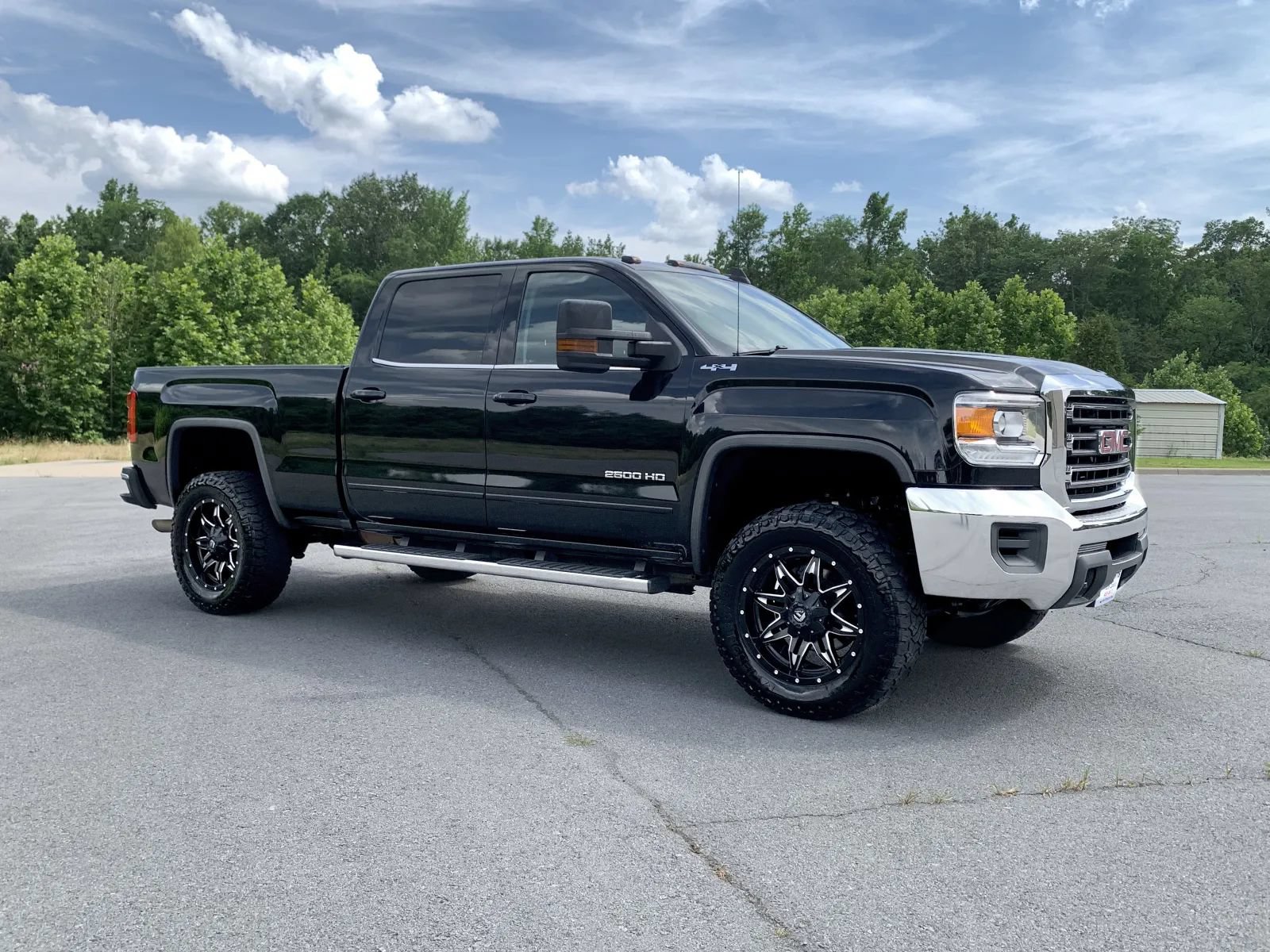 Used 2016 GMC Sierra 2500 SLE AWD/4WD image 1