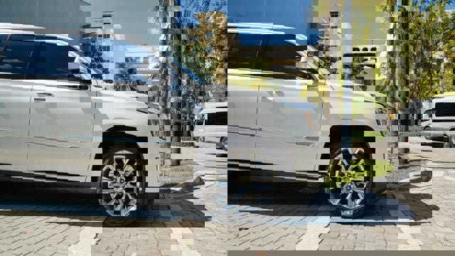 Used 2019 Cadillac Escalade ESV Premium Luxury image 30