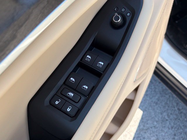 New 2026 Jeep Grand Cherokee Limited w/ Limited Altitude Package AWD/4WD image 13