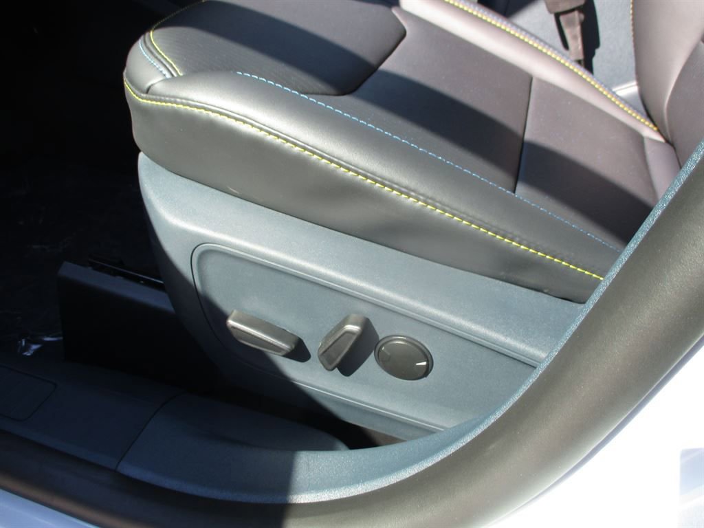 New 2026 Ford Maverick Lobo image 17