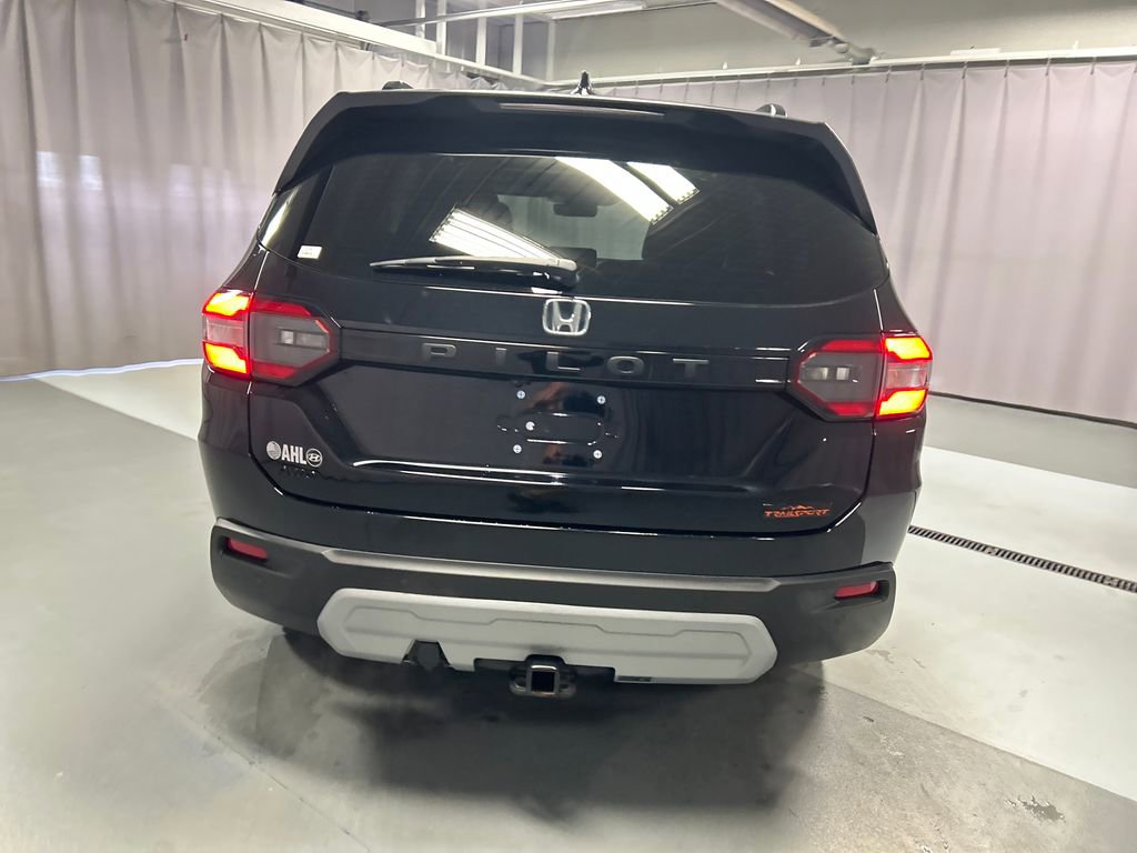 Used 2024 Honda Pilot TrailSport image 6