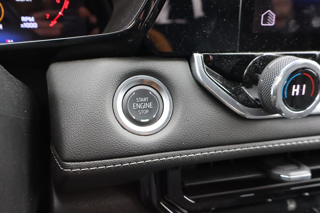 Used 2024 Chevrolet Colorado LT w/ LT Convenience Package III image 14