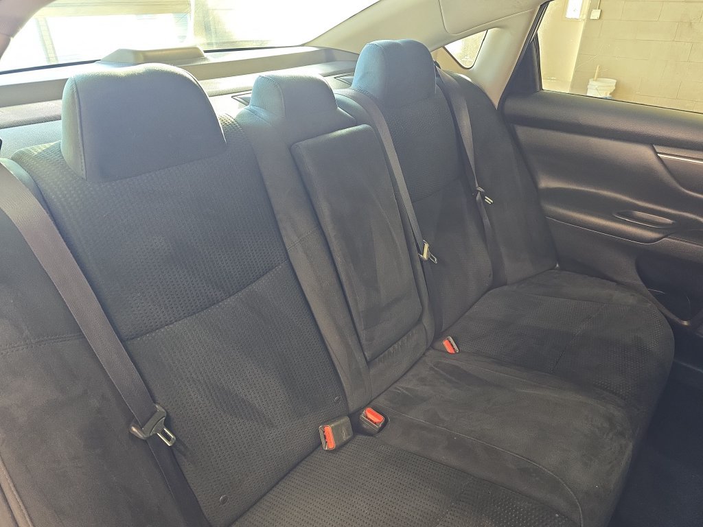 Used 2015 Nissan Altima 2.5 SV w/ Convenience Package FWD image 12