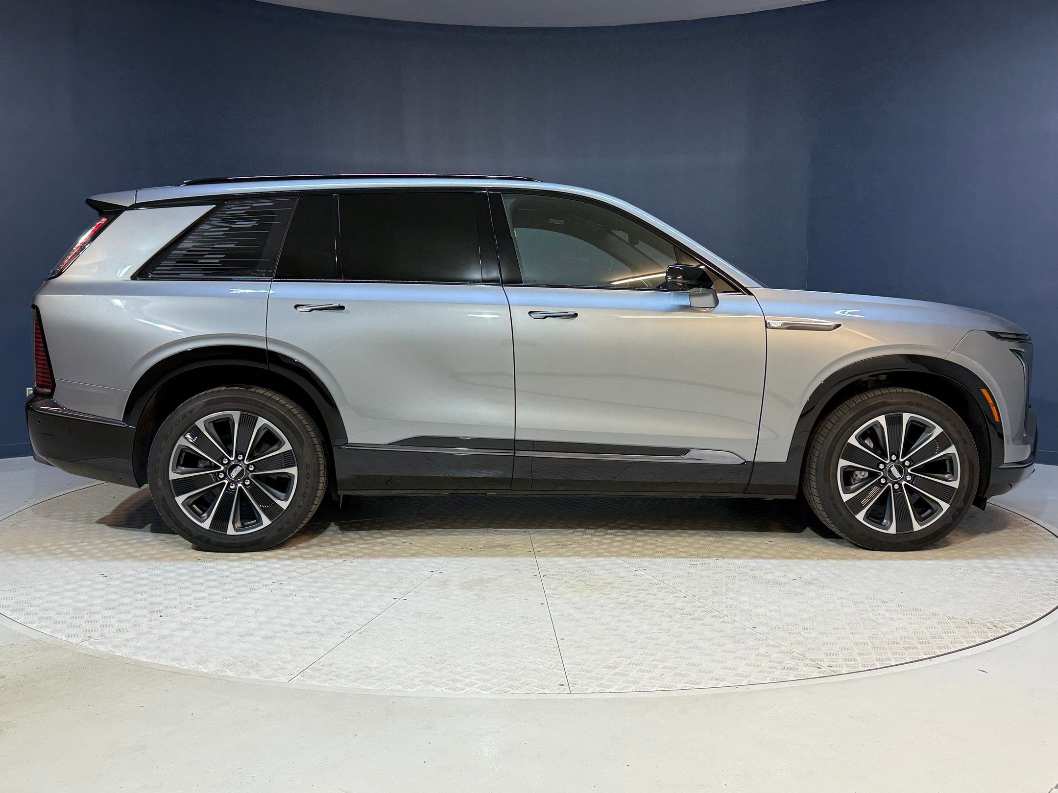 New 2026 Cadillac Vistiq Sport w/ LPO, Floor Liner Package image 8