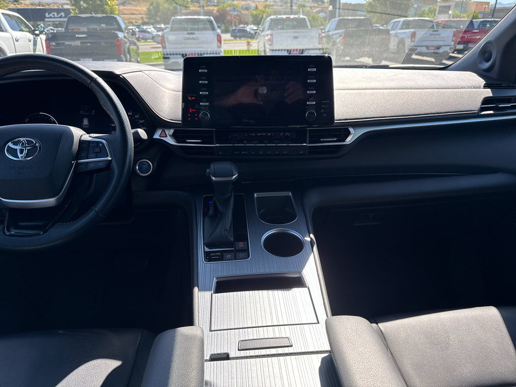Used 2021 Toyota Sienna XSE w/ XSE Plus Package AWD/4WD image 11
