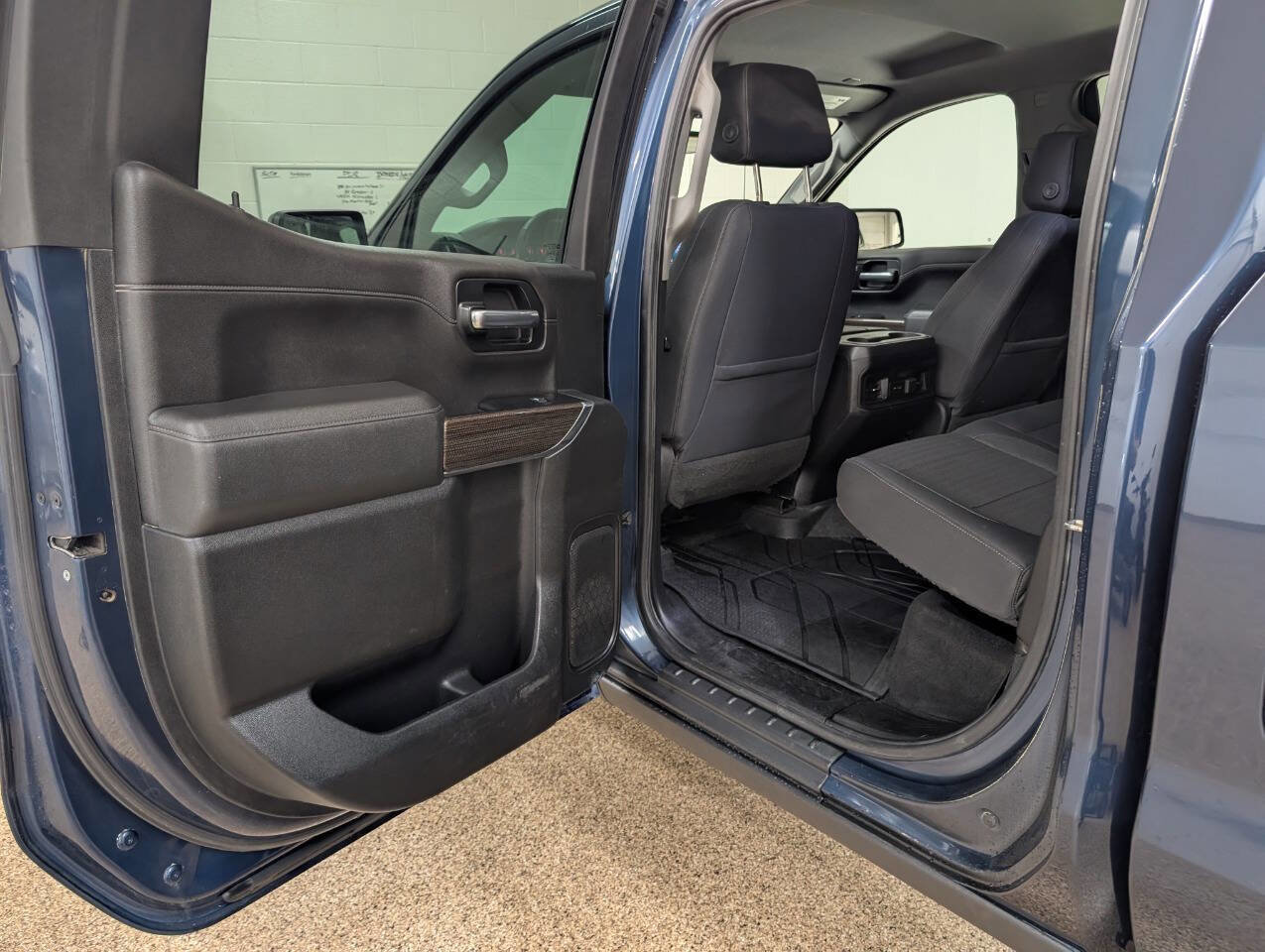 Used 2019 Chevrolet Silverado 1500 LT Trail Boss AWD/4WD image 12