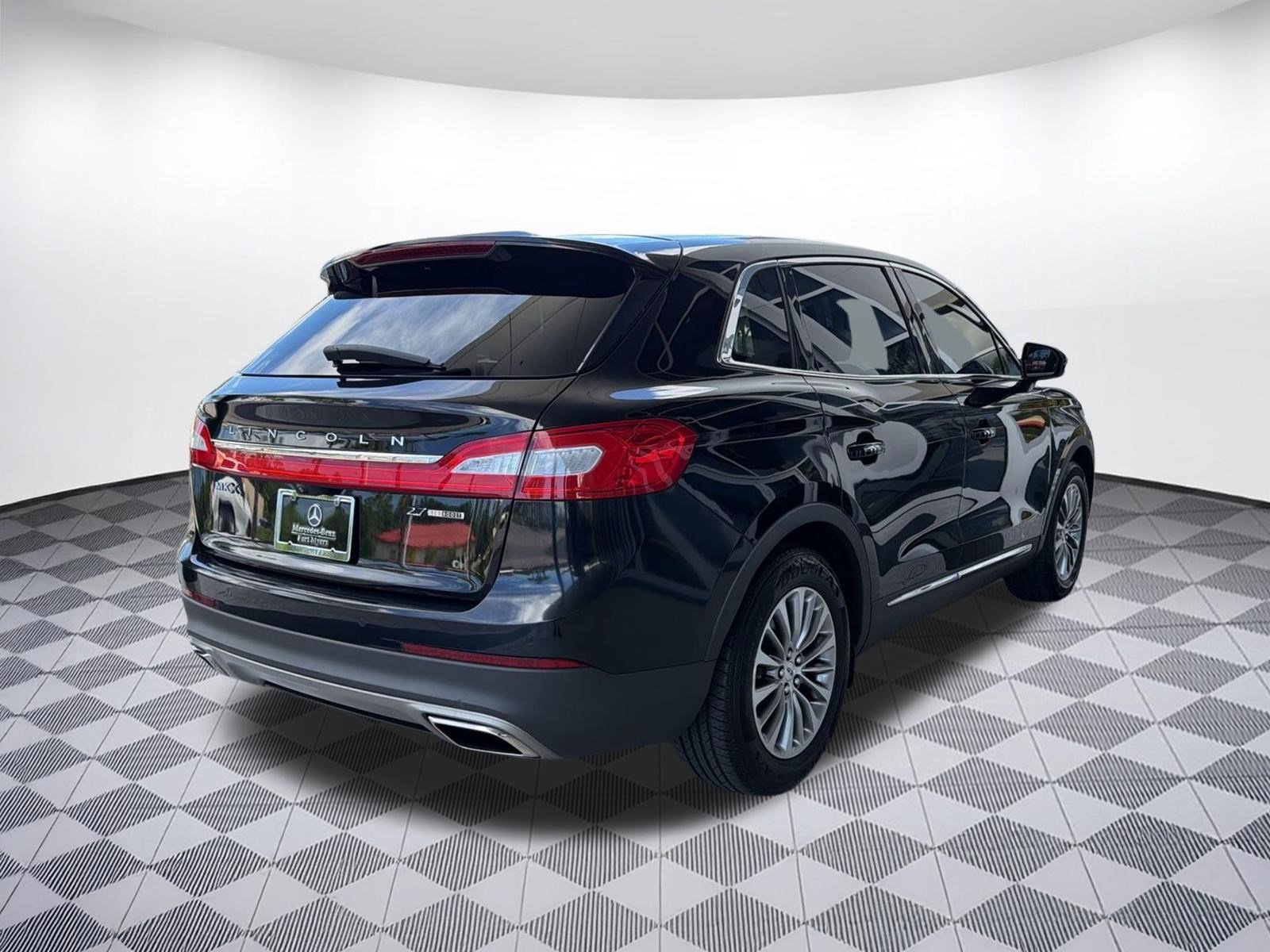 Used 2016 Lincoln MKX Select w/ Select Plus Package FWD image 9