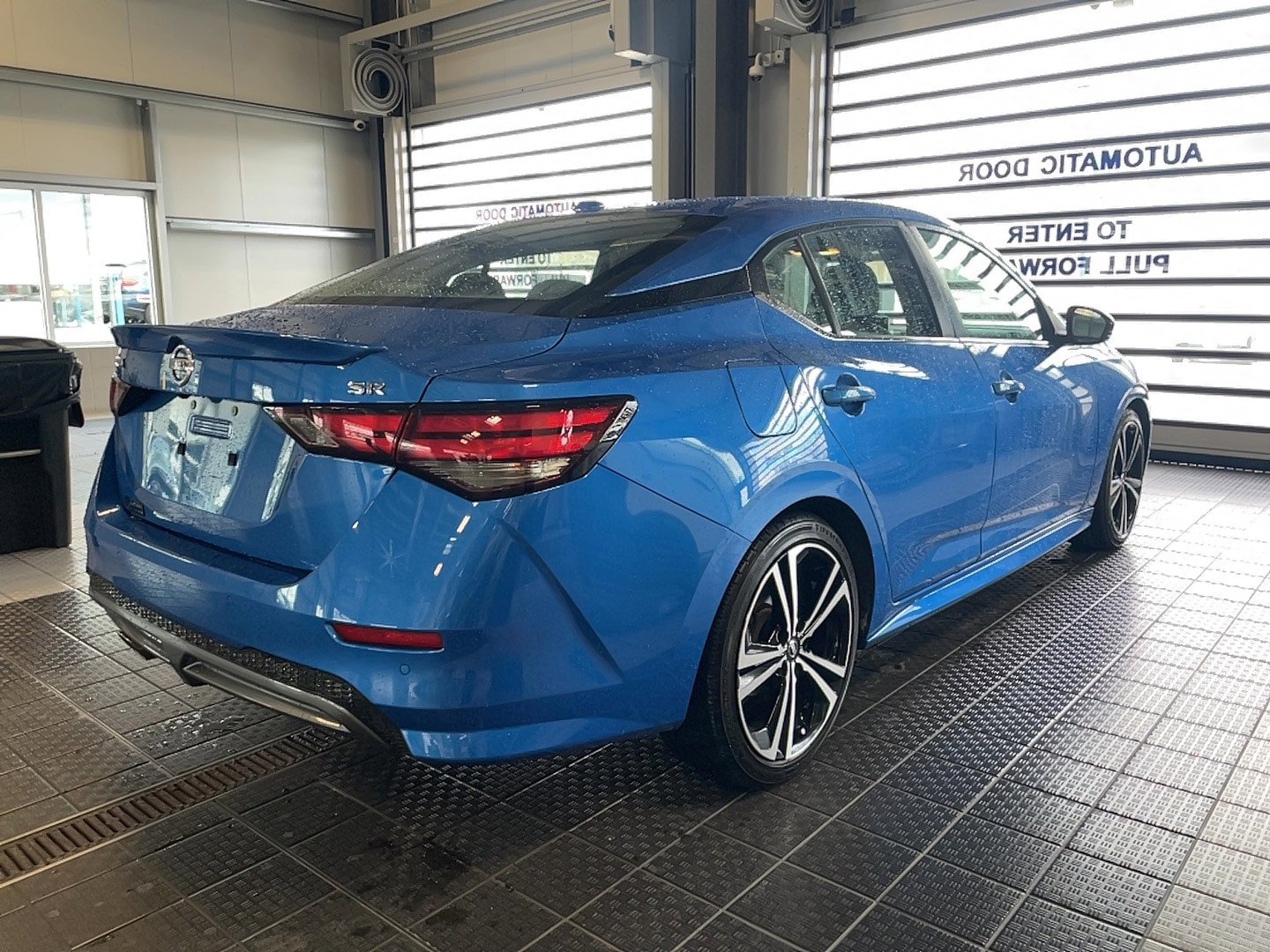 Used 2021 Nissan Sentra SR FWD image 15