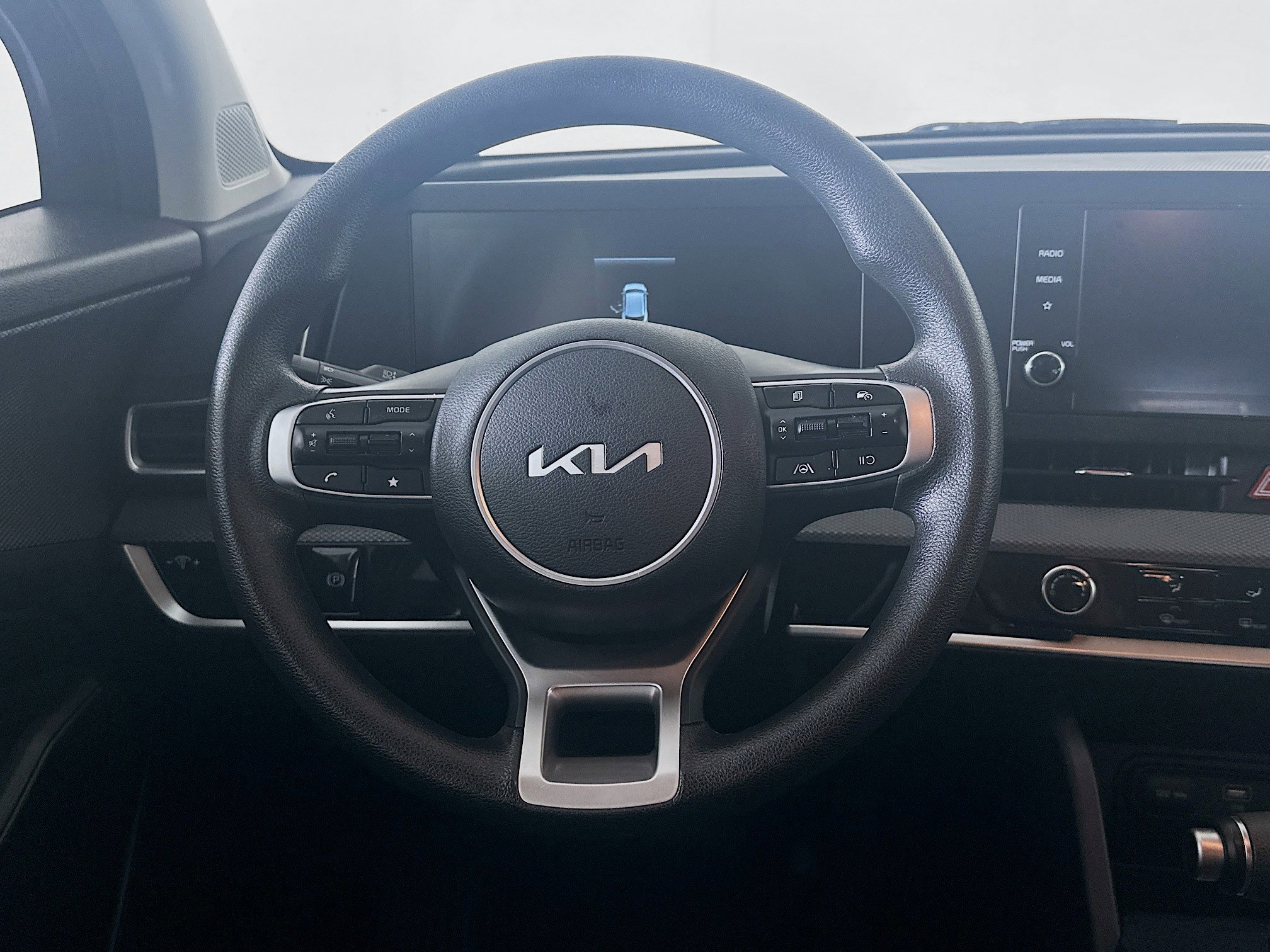 Used 2025 Kia Sportage LX image 17