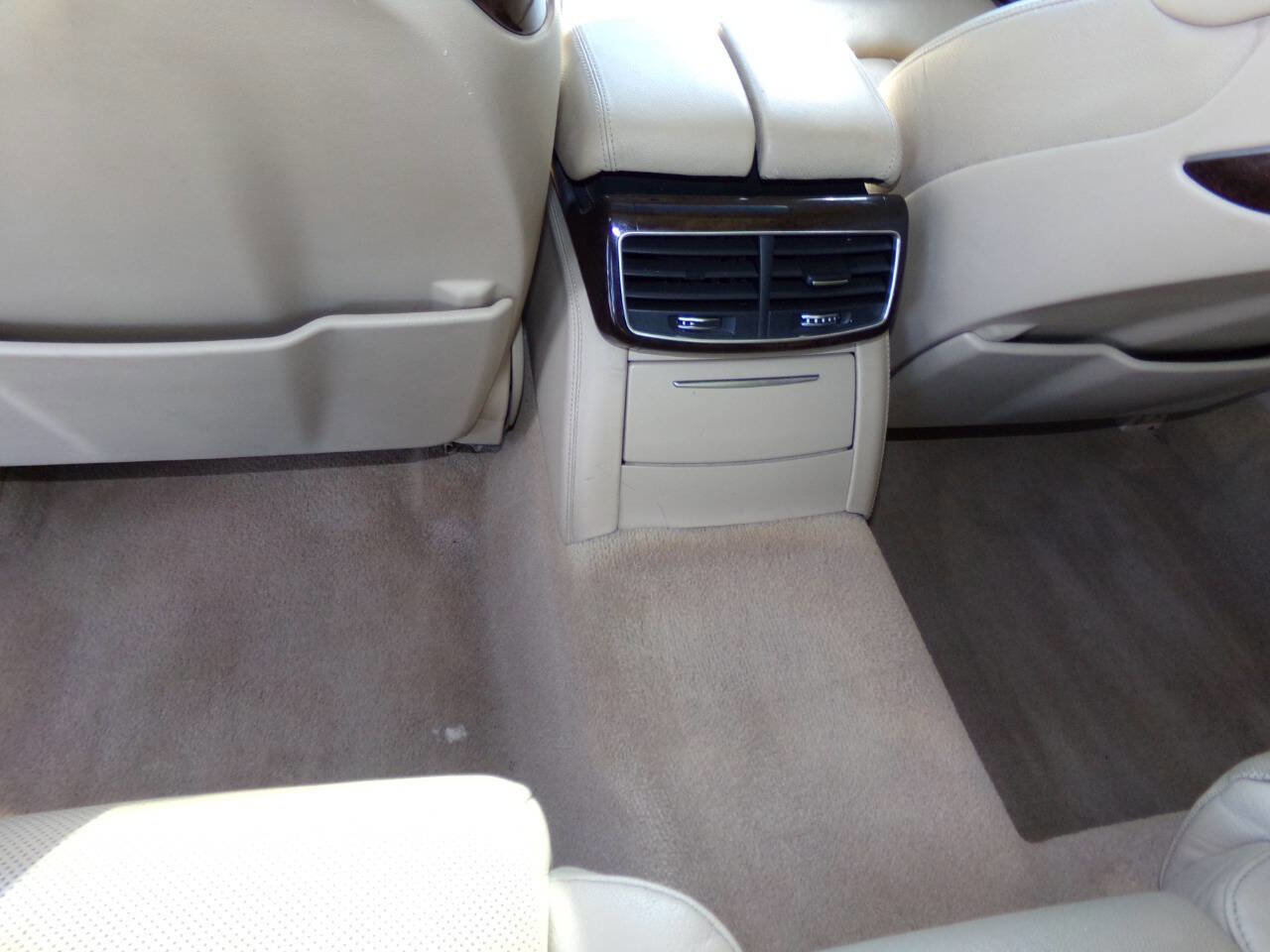 Used 2012 Audi A8 L 4.2 image 18