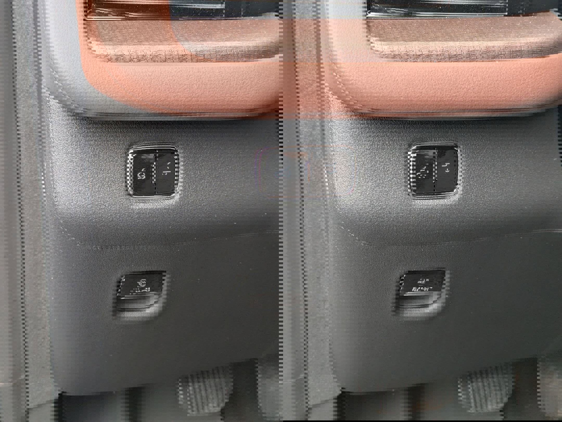 Used 2025 Lincoln Navigator Reserve AWD/4WD image 15