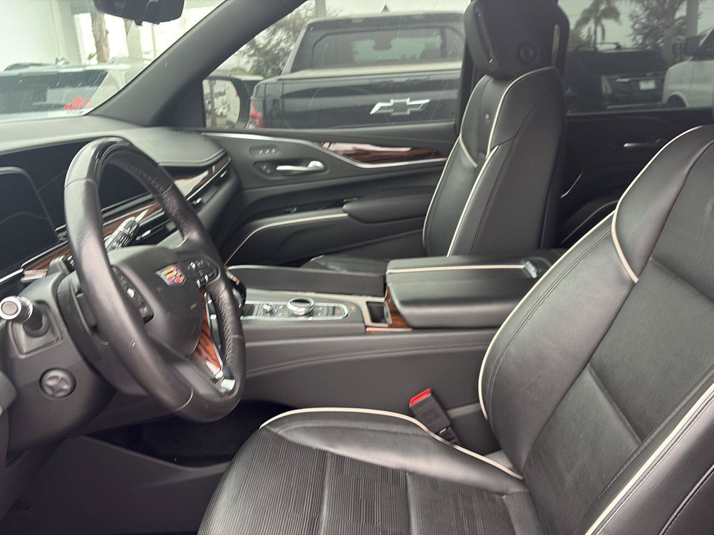 Used 2023 Cadillac Escalade ESV Premium Luxury RWD image 8
