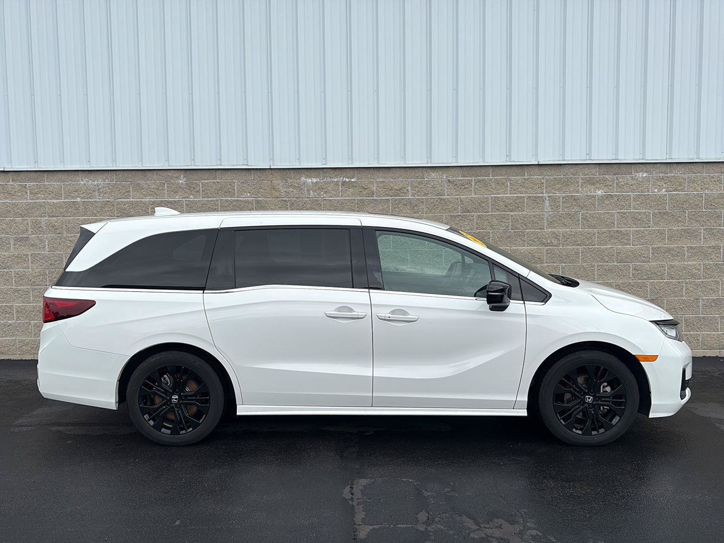 Used 2025 Honda Odyssey Sport-L image 2
