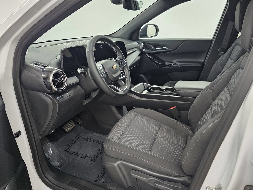 Used 2025 Chevrolet Equinox LT w/ Safety and Technology Package FWD image 14