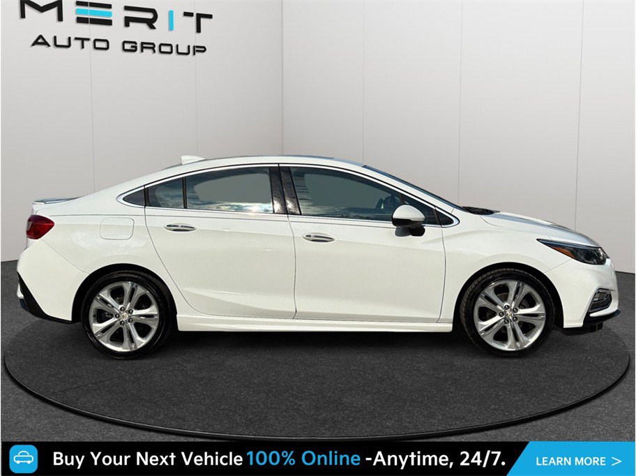 Used 2017 Chevrolet Cruze Premier FWD image 10