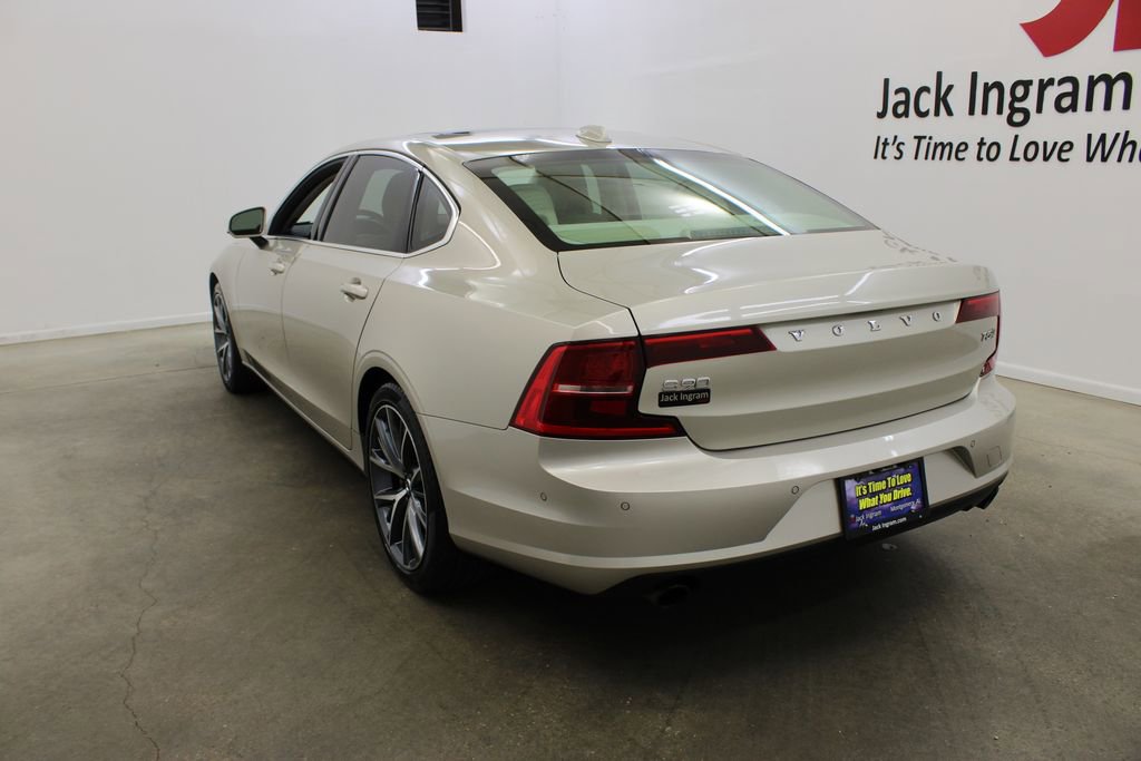 Used 2018 Volvo S90 T5 Momentum w/ Convenience Package image 3