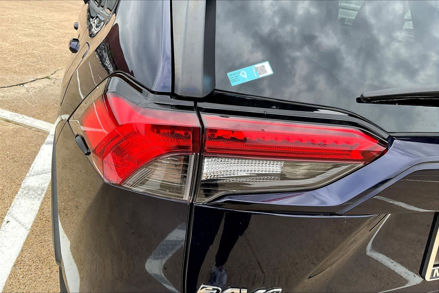 Used 2020 Toyota RAV4 XLE Premium image 32