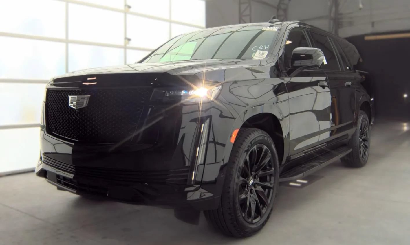 Used 2021 Cadillac Escalade ESV Sport w/ LPO, ONYX Package AWD/4WD image 50