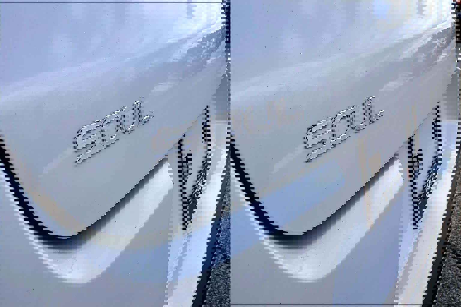 Used 2019 Kia Forte LXS image 10