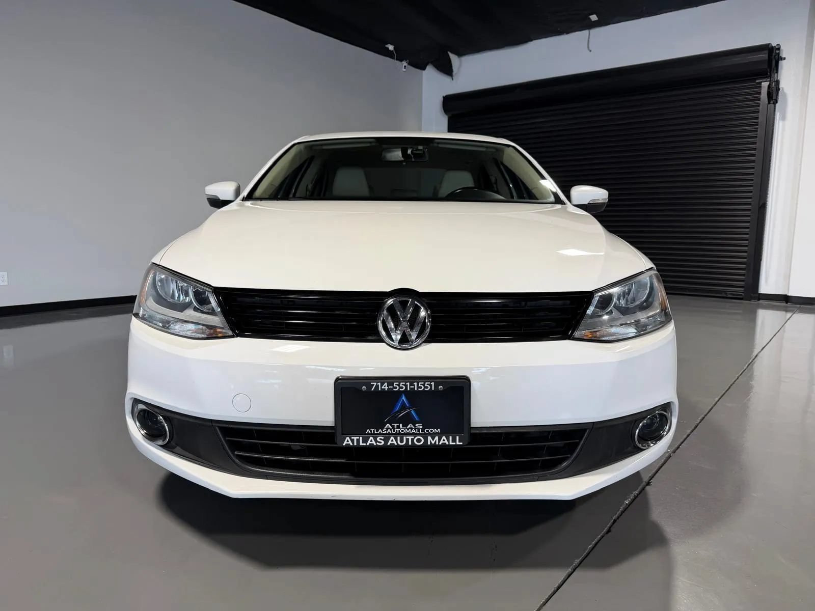 Used 2012 Volkswagen Jetta SE FWD image 2