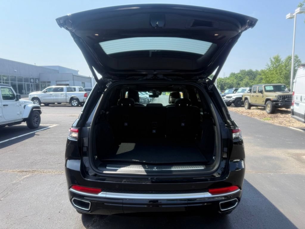 Certified 2023 Jeep Grand Cherokee Summit w/ Advanced Protech Group IV AWD/4WD image 45