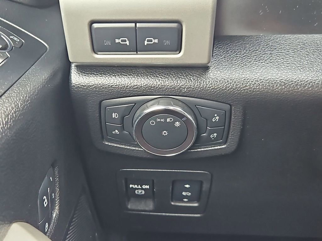 Used 2018 Ford F150 Lariat w/ Equipment Group 502A Luxury image 18