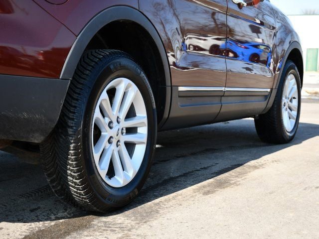 Used 2015 Ford Explorer XLT w/ Equipment Group 202B image 9