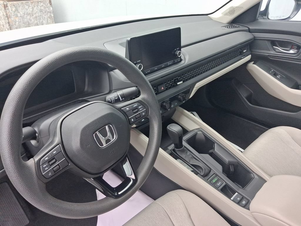 Used 2024 Honda Accord EX image 4