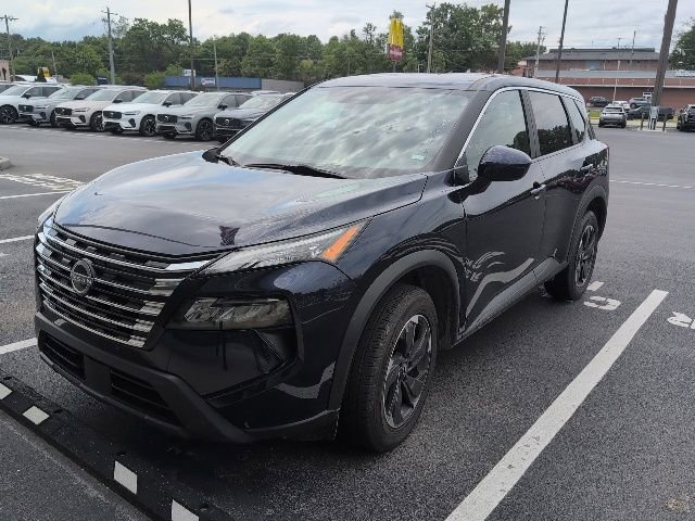 Used 2024 Nissan Rogue SV AWD/4WD image 3