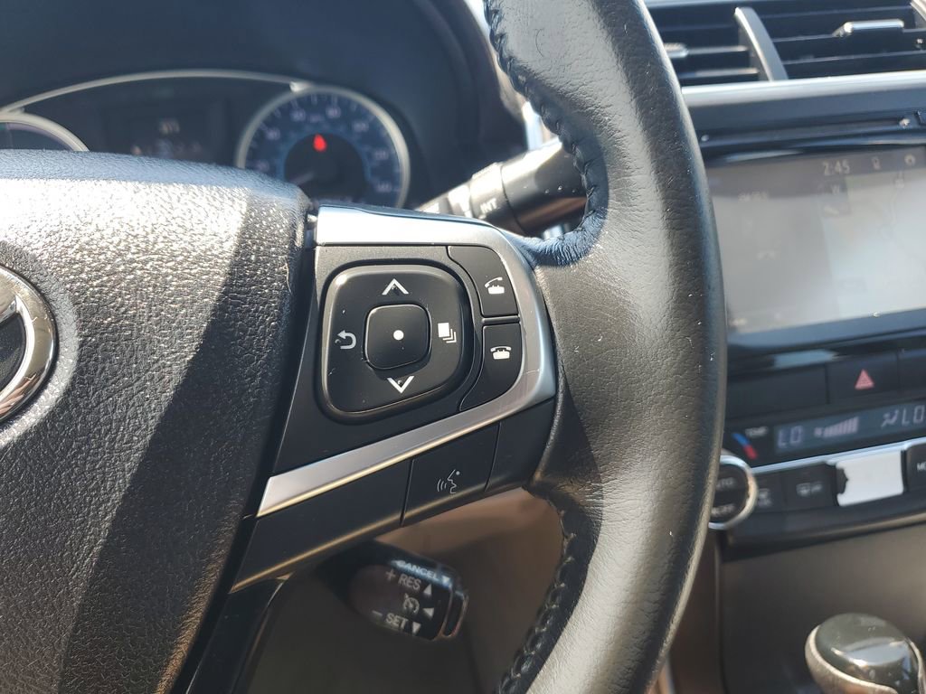 Used 2015 Toyota Camry XLE w/ Moonroof Package image 26