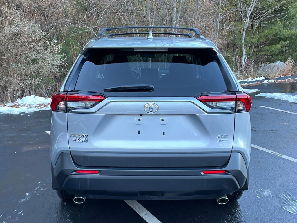 Used 2023 Toyota RAV4 XLE w/ Convenience Package image 4