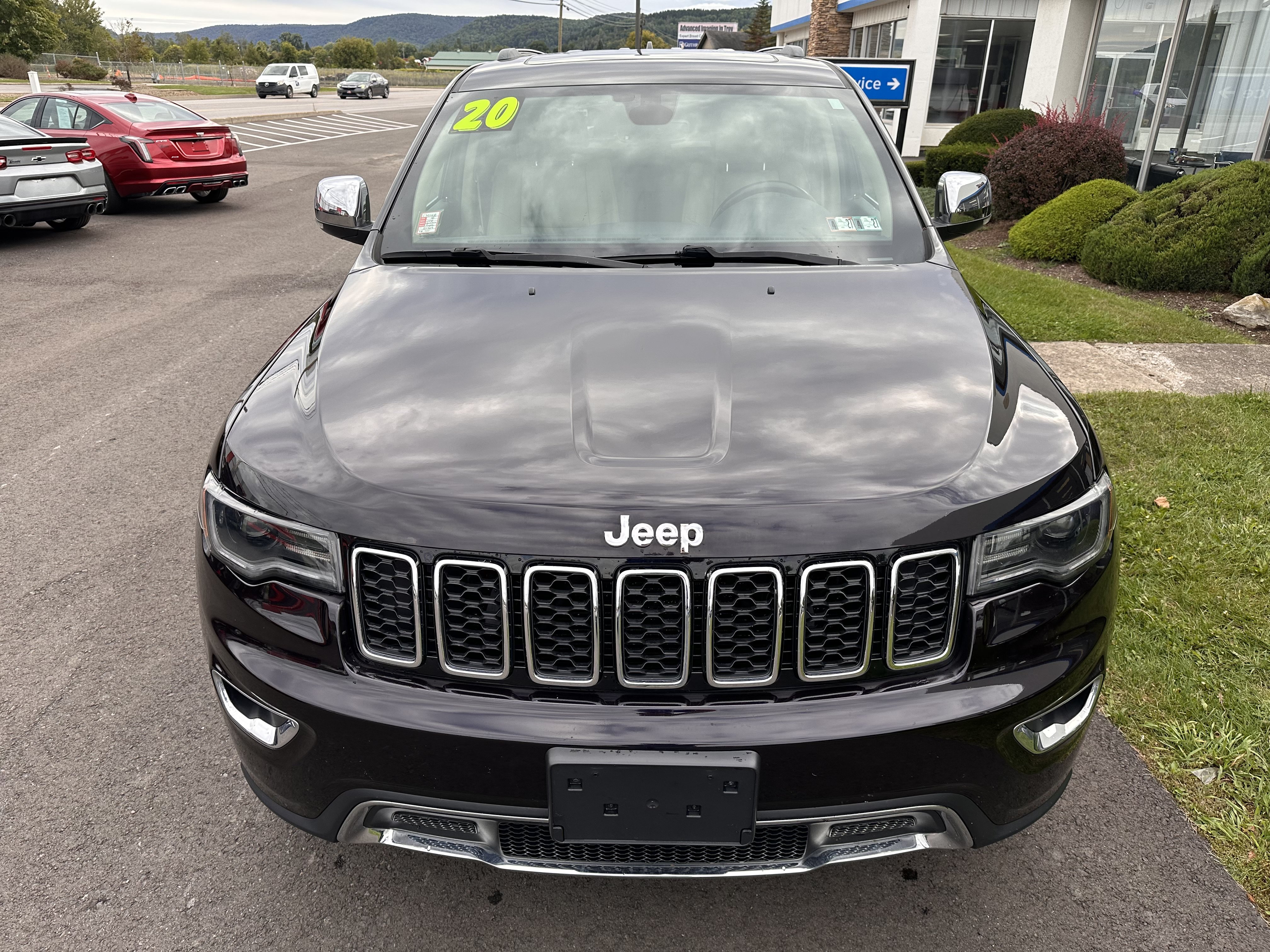 Used 2020 Jeep Grand Cherokee Limited w/ Premium Lighting Group AWD/4WD image 9