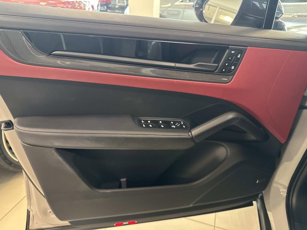 Used 2024 Porsche Cayenne Turbo GT image 18