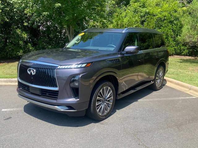 Used 2025 INFINITI QX80 Luxe RWD image 3