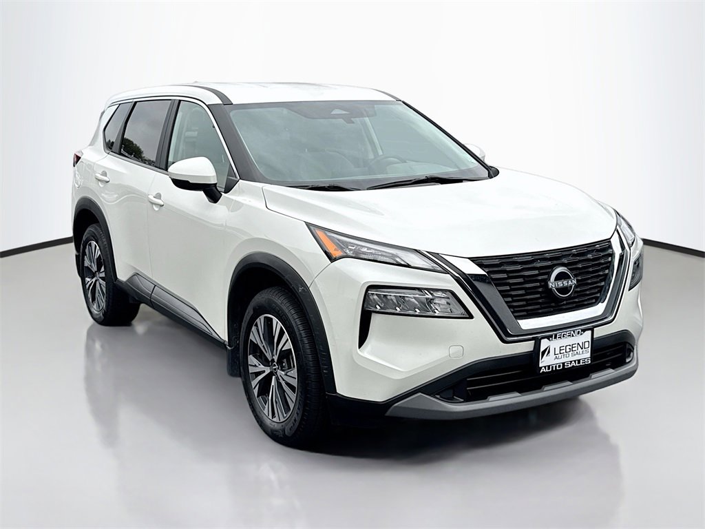 Used 2023 Nissan Rogue SV image 3