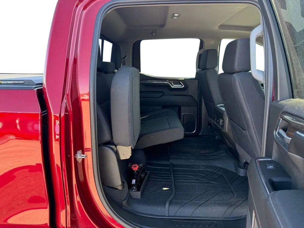 Used 2024 Chevrolet Silverado 1500 RST w/ Convenience Package II AWD/4WD image 30