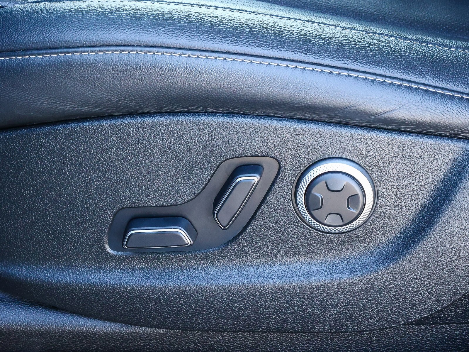 Used 2024 Genesis GV80 2.5T image 23