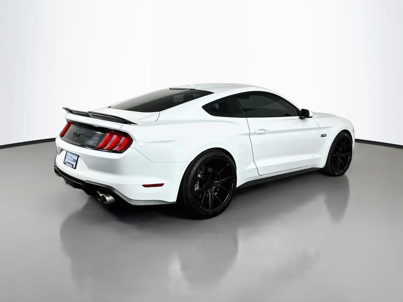 Used 2019 Ford Mustang GT w/ Equipment Group 301A RWD image 8