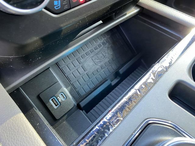 Used 2021 Ford Expedition XLT image 34