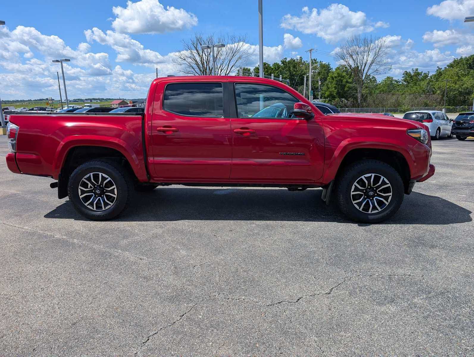 Used 2021 Toyota Tacoma TRD Sport w/ Technology Package AWD/4WD image 7