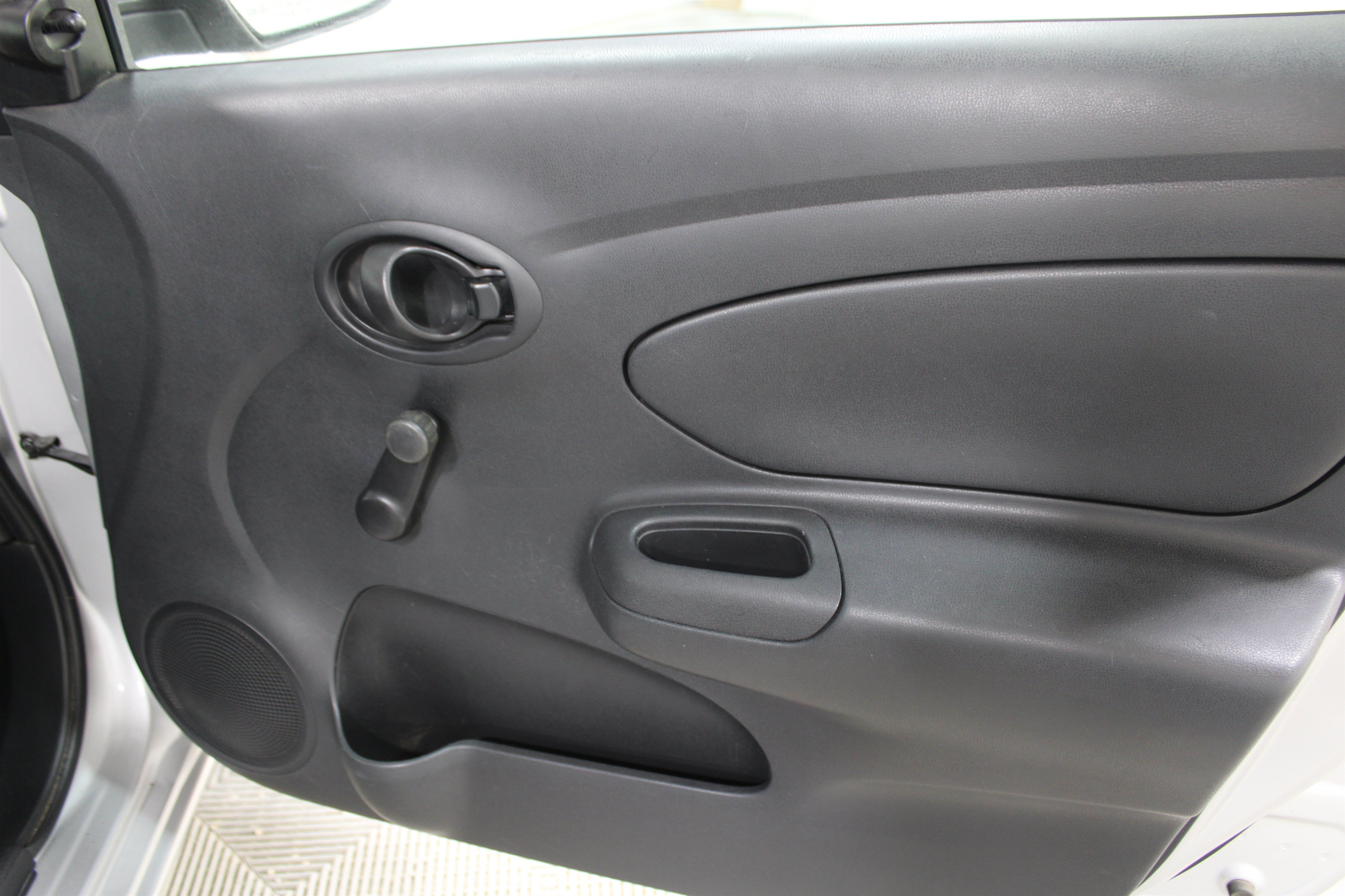 Used 2014 Nissan Versa S Plus FWD image 19