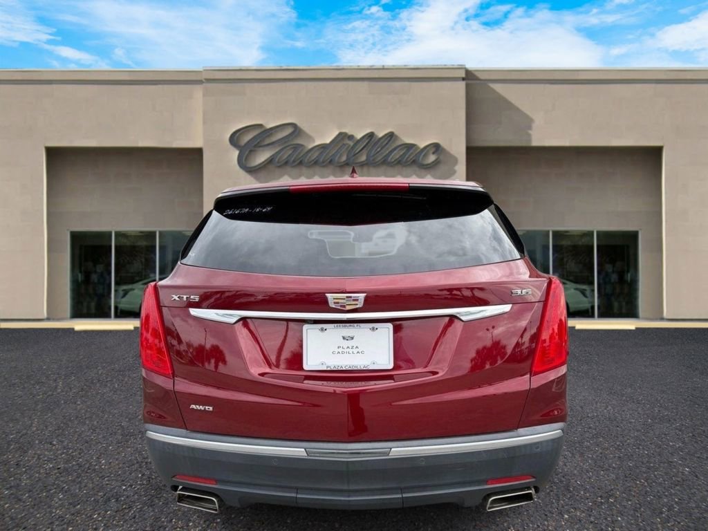 Used 2018 Cadillac XT5 Luxury w/ Driver Awareness Package AWD/4WD image 4