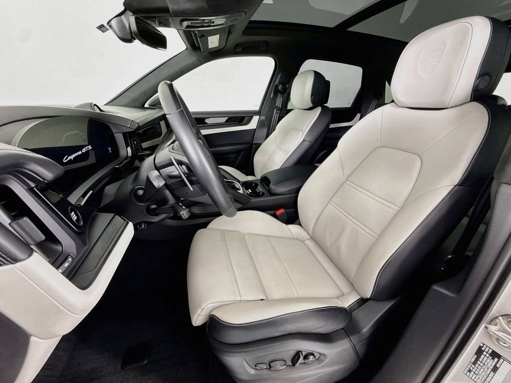 Certified 2025 Porsche Cayenne GTS AWD/4WD image 5