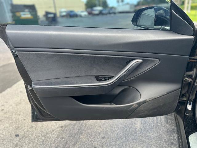 Used 2018 Tesla Model 3 Long Range image 11