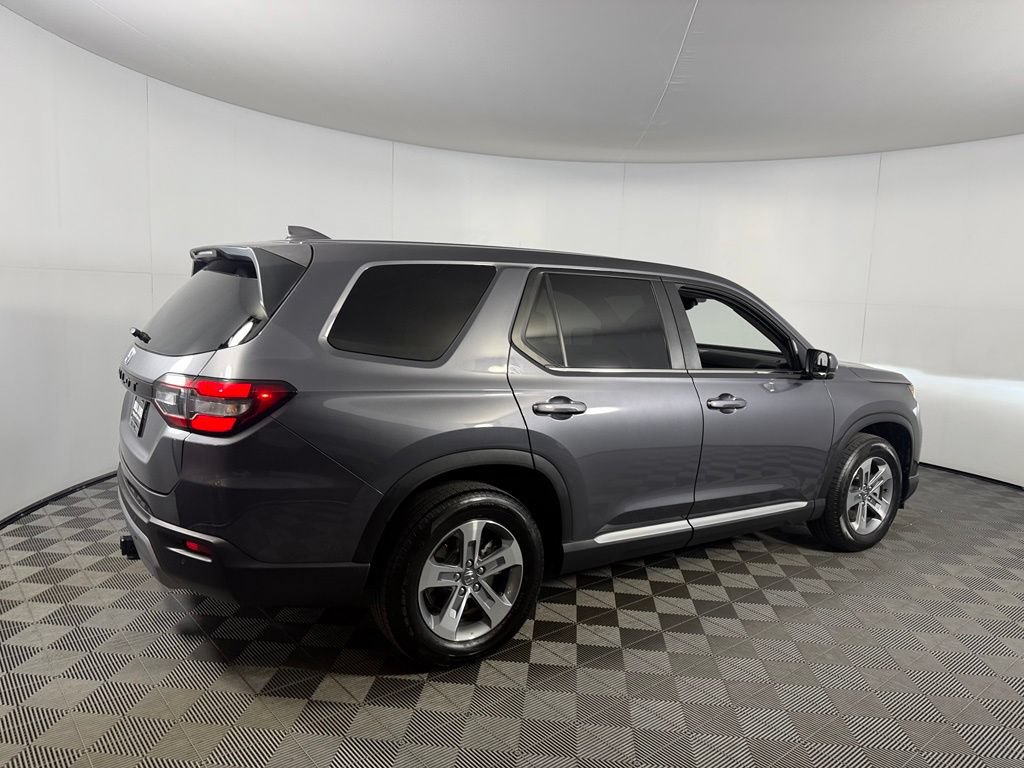 Used 2025 Honda Pilot EX-L image 6