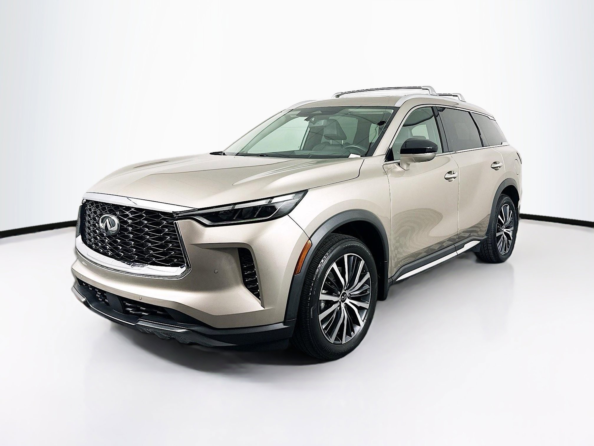 Used 2023 INFINITI QX60 Sensory w/ Vision Package FWD image 3