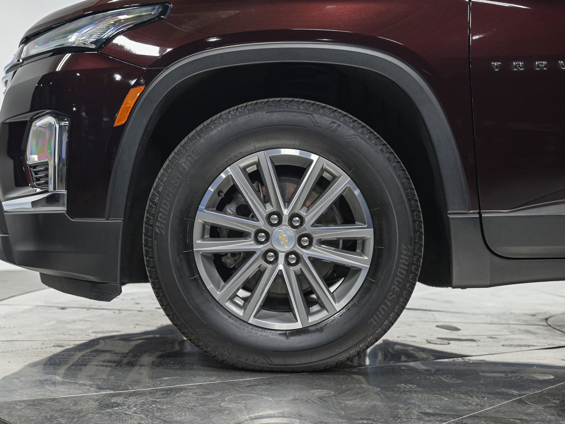 Used 2023 Chevrolet Traverse LT AWD/4WD image 3